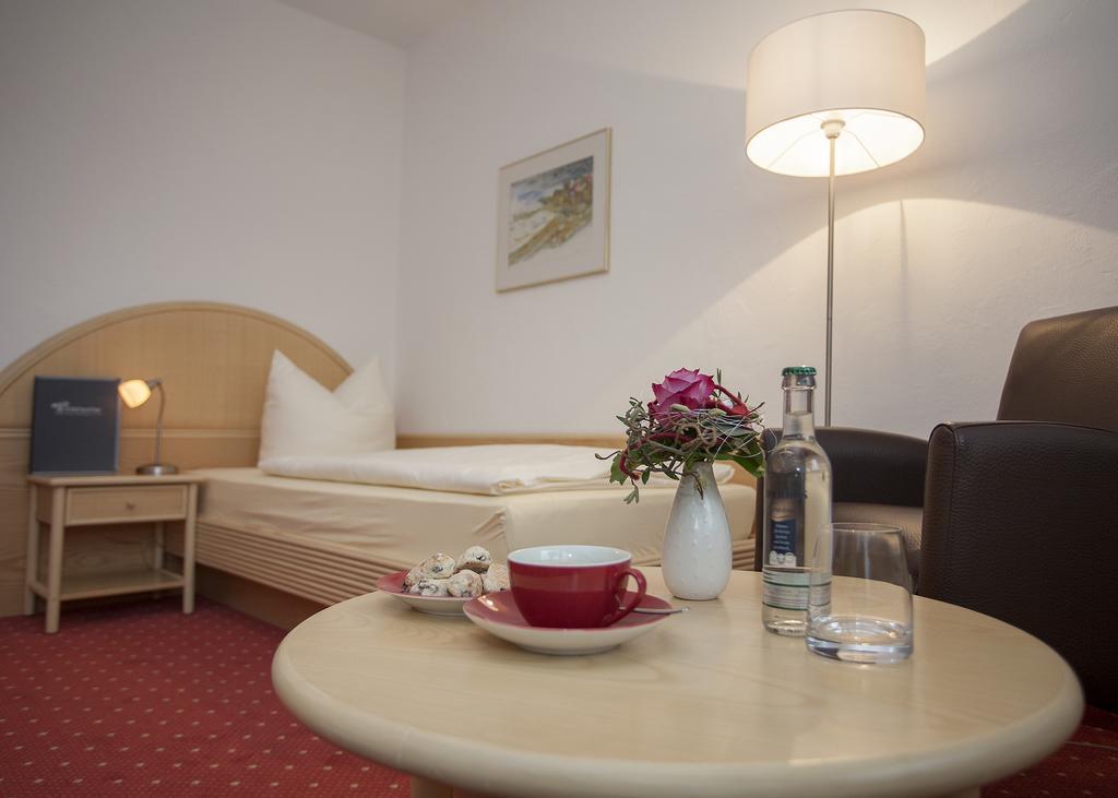 Hotel & Ferienappartements Edelweiss Willingen  Exterior photo