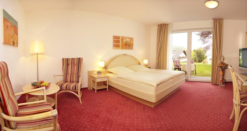 Hotel & Ferienappartements Edelweiss Willingen  Exterior photo
